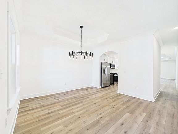 5th image of 1494 Pine St