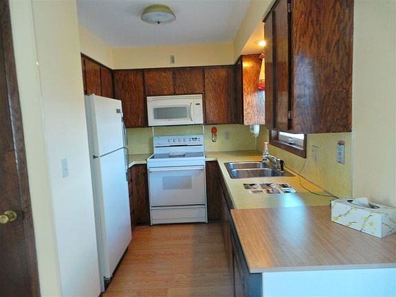 2nd image of 218 N Franklin St