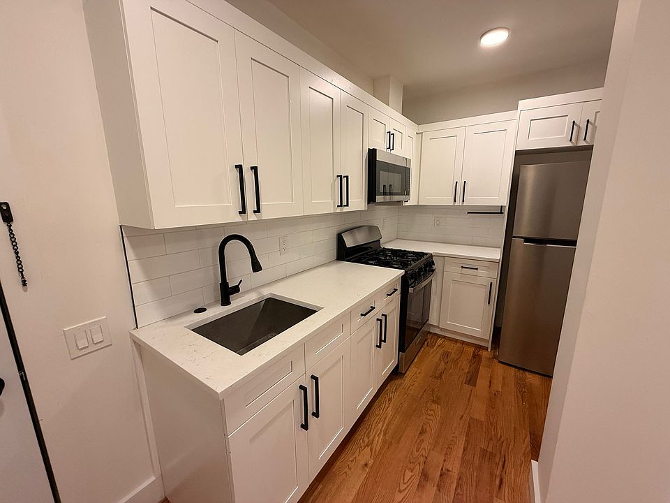 1st image of 2521 West St #16E