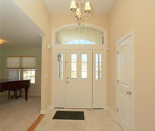 3rd image of 174 Collins Ln
