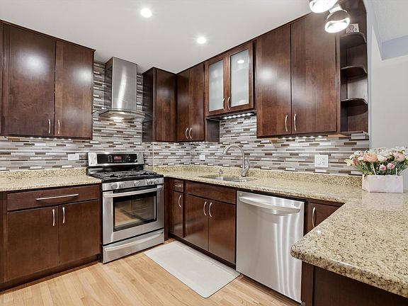 4th image of 7420 W Lawrence Ave Unit 202