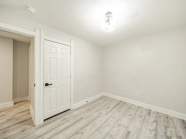 2344 N Capitol Ave — Photo 5