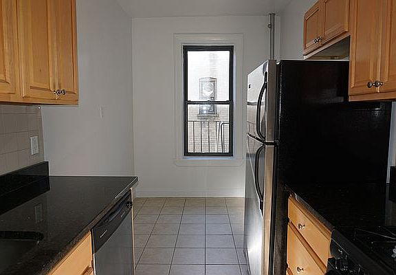 2nd image of 855 Ocean Ave #670