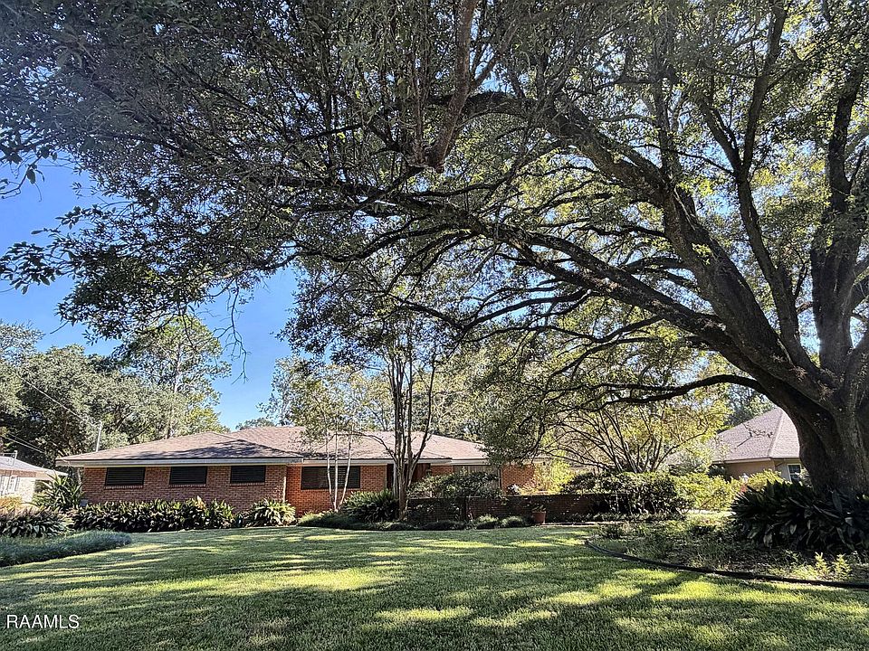 1st image of 319 Beverly Dr