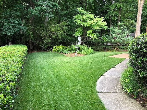 Backyard w/garden