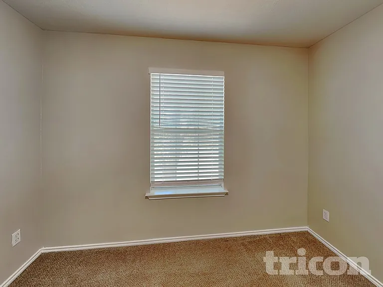 19 Bedford Bay — Photo 10