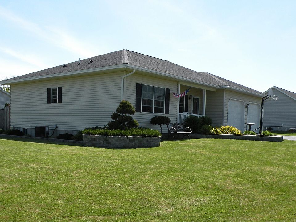 1st image of 746 Cedar Crest Dr