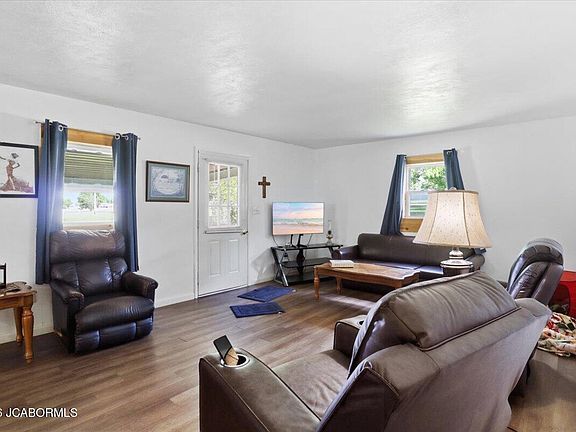 3rd image of 509 E Brockman Ave
