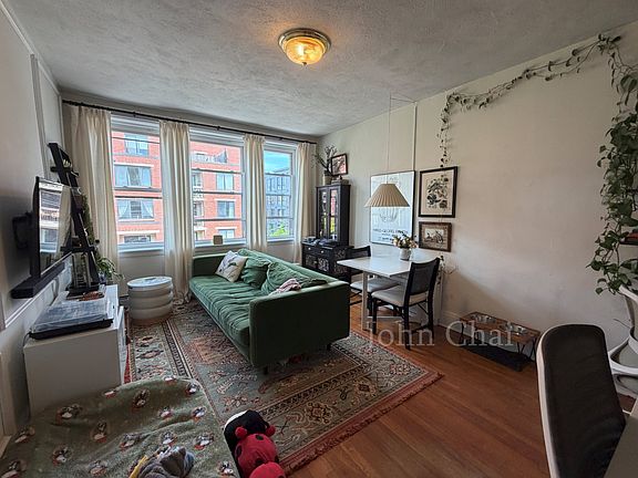 3rd image of 86 Brainerd Rd APT 15