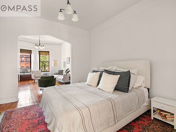 4th image of 65 7th Ave APT 4