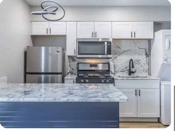 1030 Poplar Ave #211-06