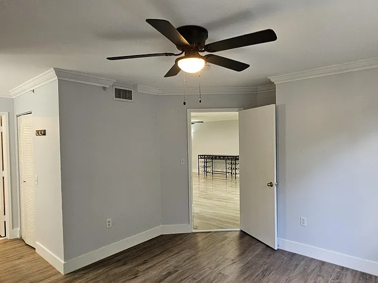 400 Scotia Dr #203 — Photo 73