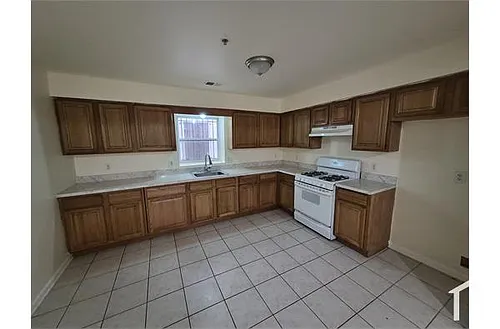 128 Bragaw Ave #1 Photo 1