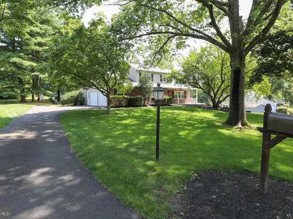 60 Pheasant Rd, Doylestown, PA 18901