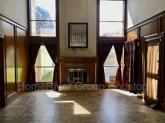 3rd image of 20603 Park Bend Dr