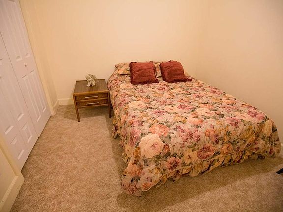2nd image of 422 S Washington St #3