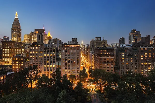 Sold by Zeckendorf Marketing | media 32