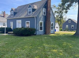 1943 Johnson Ave NW, Cedar Rapids, IA 52405