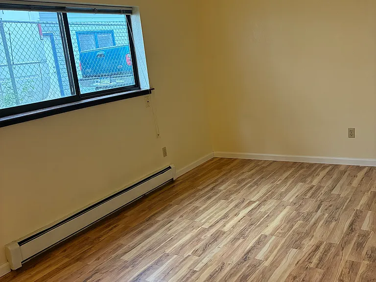 2104 Roosevelt Dr #7 — Photo 7