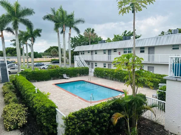 2050 NW 89th Ave, Pembroke Pines, FL