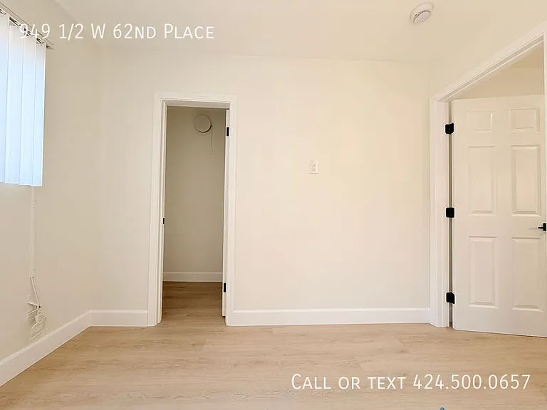 949 1/2 W 62nd Pl — Photo 14