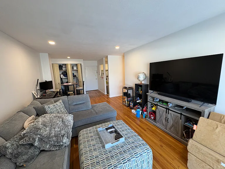 6 Gilson Rd #18 — Photo 1