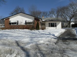 2025 Shepard Rd, Hoffman Estates, IL 60169