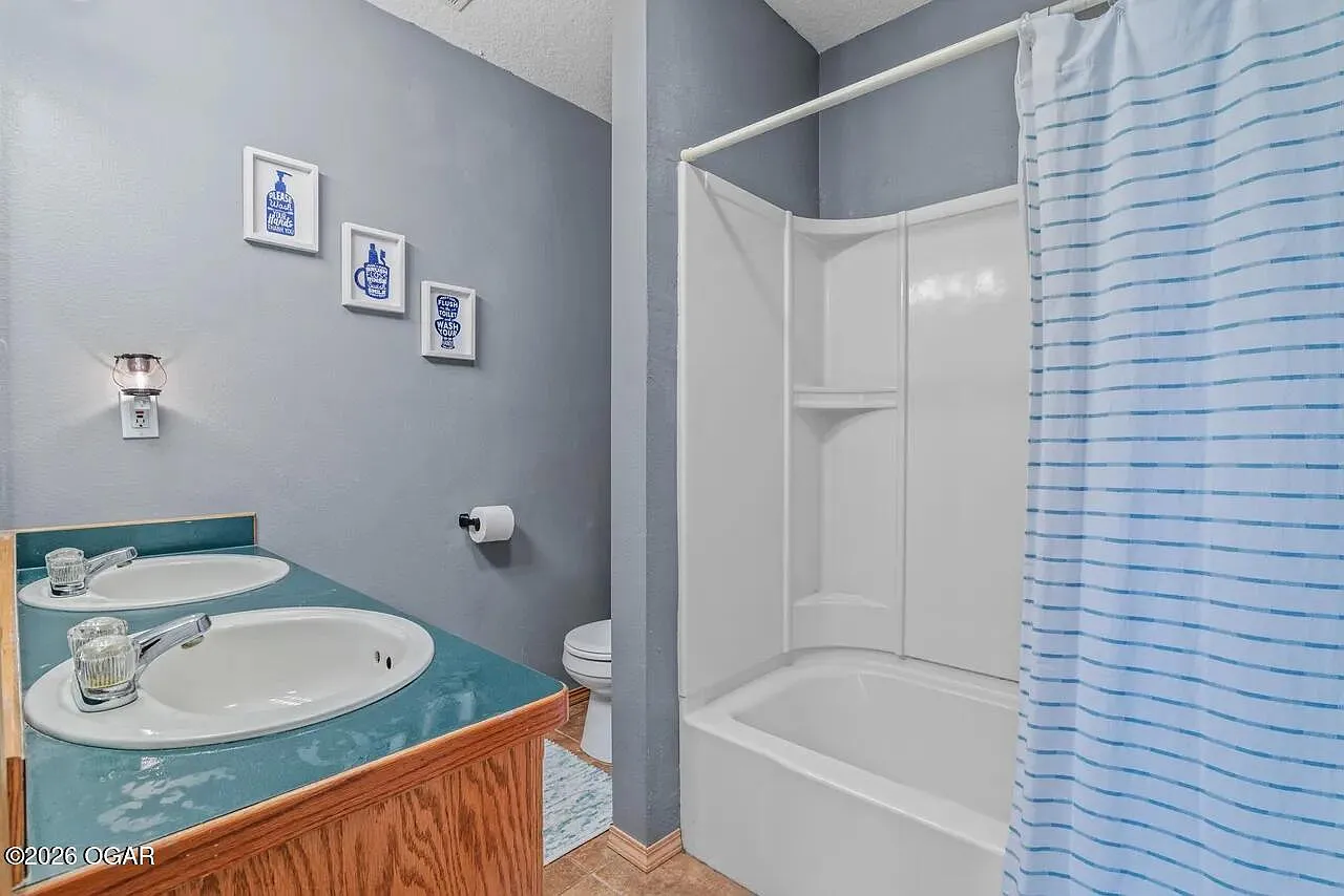 3 bed, 2.0 bath, 1350 sqft, $1,450 — Photo 4
