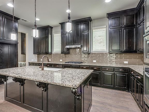 5th image of 5909 Mayhew Ct