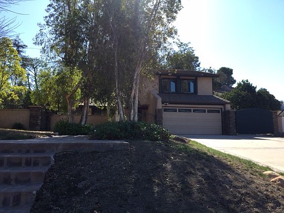 2nd image of 572 W Lotus Ave