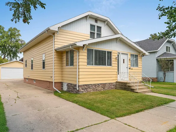 1551 Cedar St, Green Bay, WI 54302