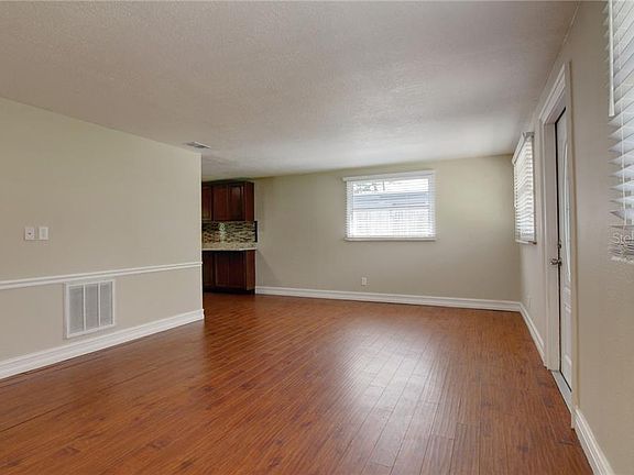 4th image of 3320 W Wisconsin Ave