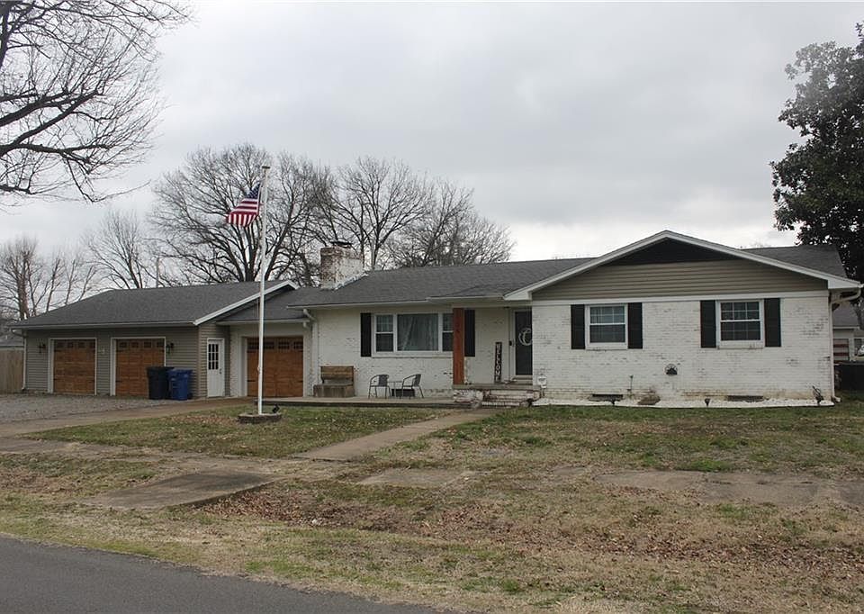 104 N Cherokee St, Frontenac, KS 66763 Zillow