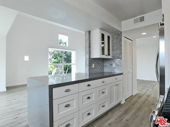 3rd image of 1818 Camden Ave #302
