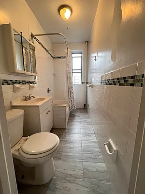 Rented by Contact Realty | media 18