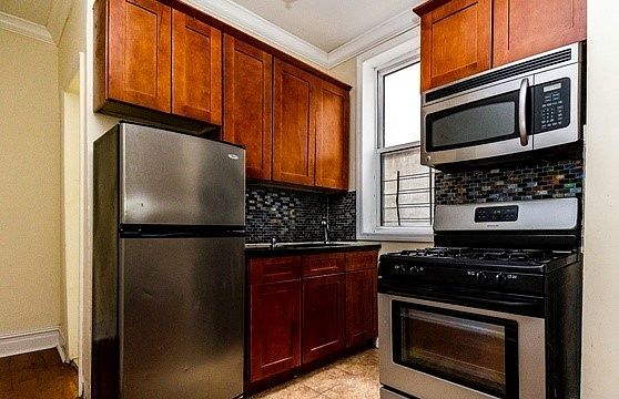 3rd image of 709 Dekalb Ave APT 7