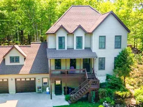 1527 Brookside Dr, Houghton, MI 49931