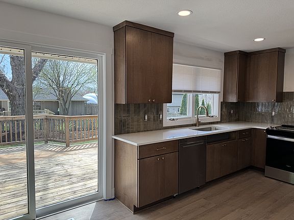 2nd image of 3516 Breckenridge Dr