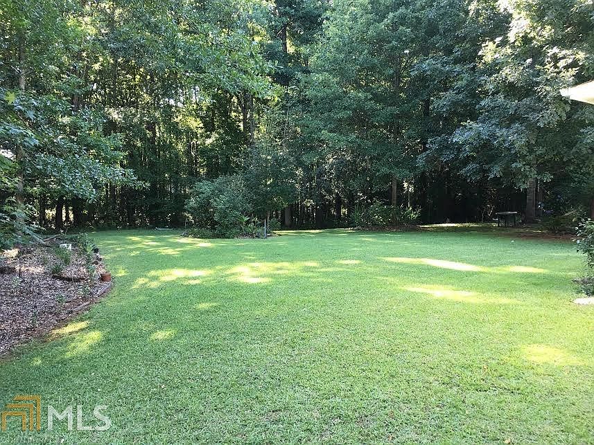2nd image of 65 Maxwell Pl