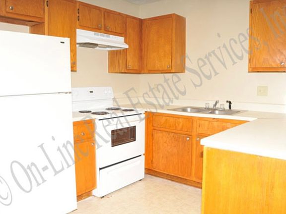 3rd image of 701 Navarro Dr #B