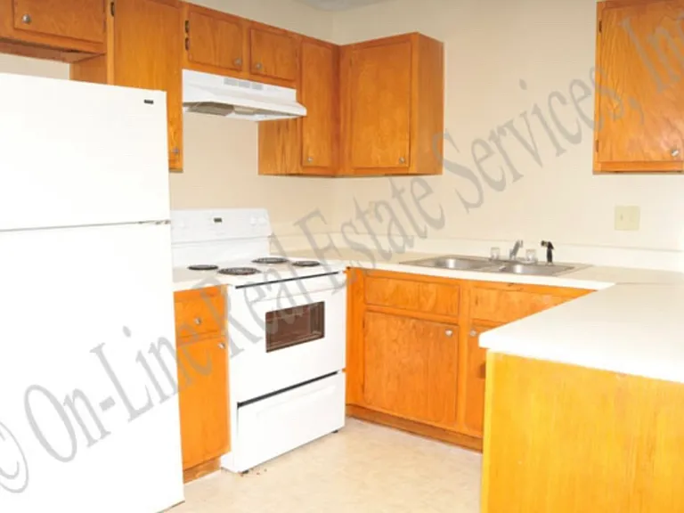 701 Navarro Dr #B — Photo 3