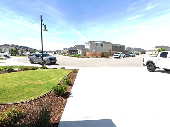 3rd image of 3420 Birchmont Way