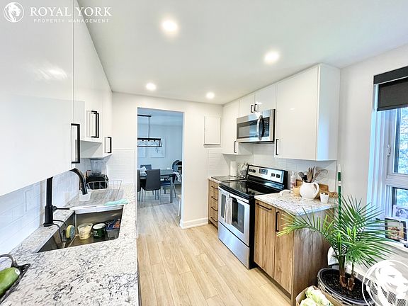 4th image of 1356 Meadowlands Dr E Unit 309