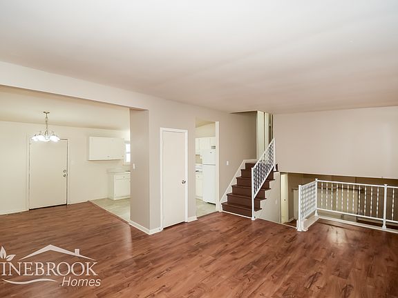 3rd image of 3020 N Osceola Ln