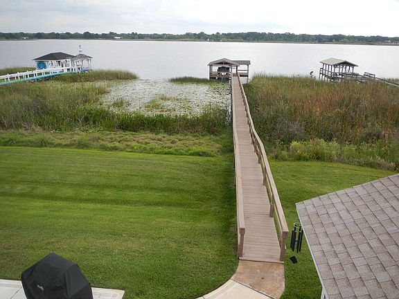 5th image of 1637 Lake Villa Dr
