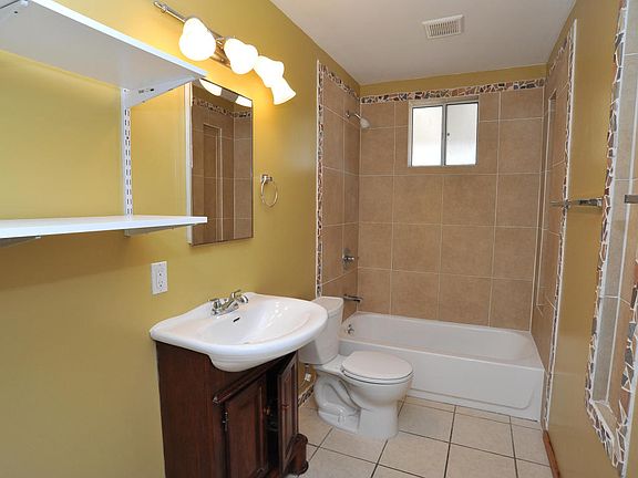 5th image of 3722 E Garden St