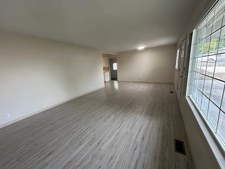 2405 SW Marshall Ave — Photo 11