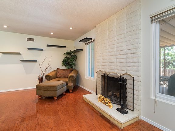 5th image of 8655 Carlton Oaks Dr