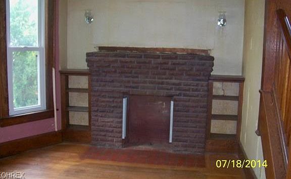 4th image of 328 Oxford Ave