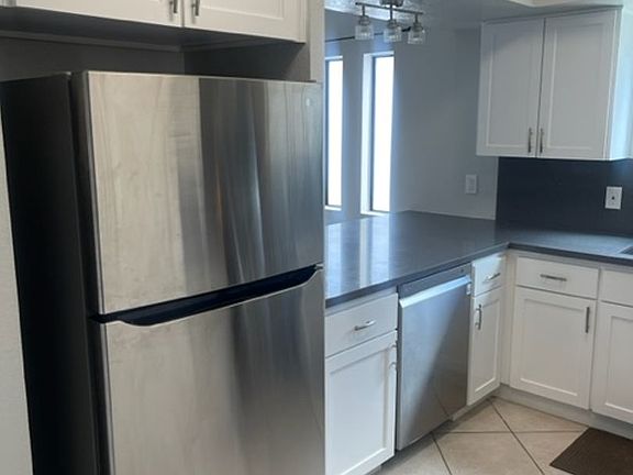 5th image of 555 El Placer Rd APT 1